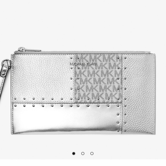 NWT Michael Kors Jet Set Travel Large Studded Metallic Silver Patchwork Wristlet - Picture 1 of 9